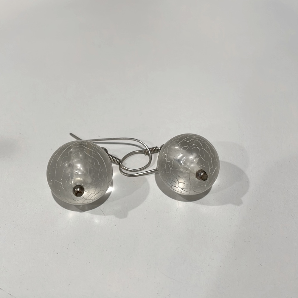 Clear acrylic ball shaped earrings. Vintage early 90s. - Picture 3 of 4